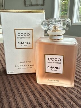 CHANEL Coco Mademoiselle L'Eau Privée — Blush Pink and Gold Accents